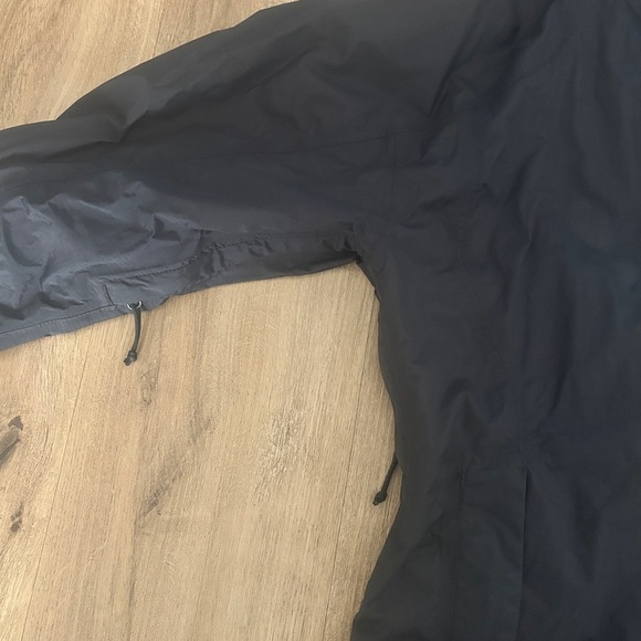 The North Face Woman’s HyVent Jacket, Removable Hood, Vintage- USED - Picture 12 of 13